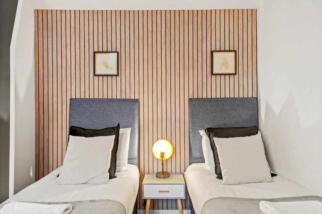 Aesthetic Sleeps 5! Apartment